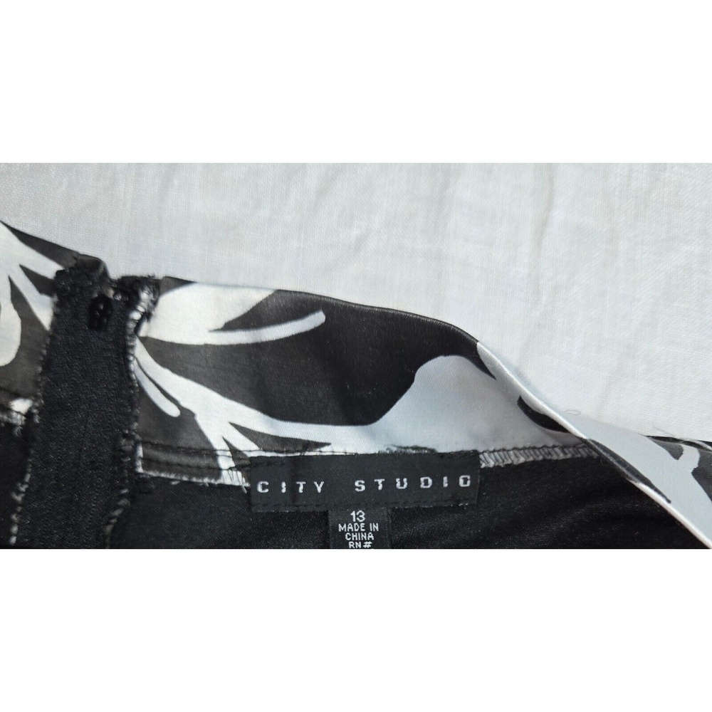 City Studio Skirt 13 Tulle Lined Black Floral Short Skater Flare 32" W x 18" L - Picture 2 of 16